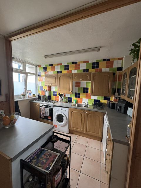 Room Homerton Road in Greater London