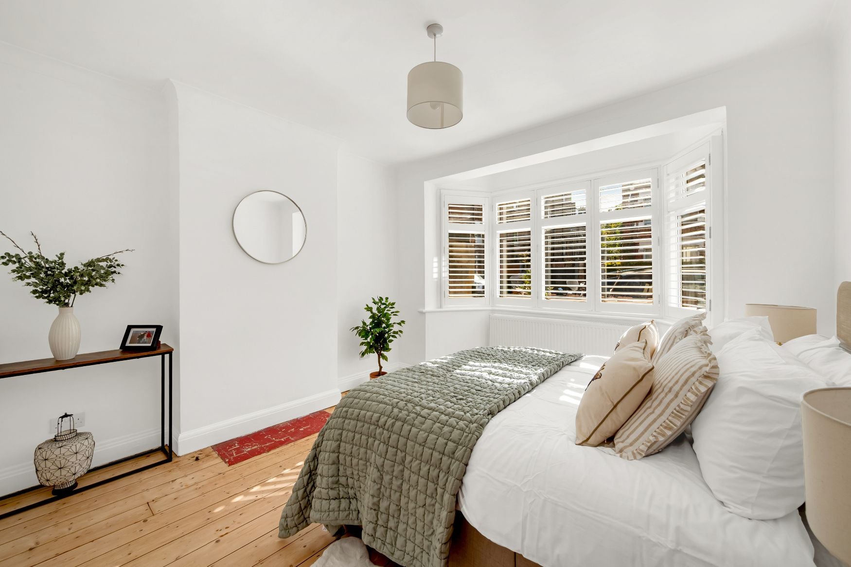 Flat Derwentwater Road in Greater London