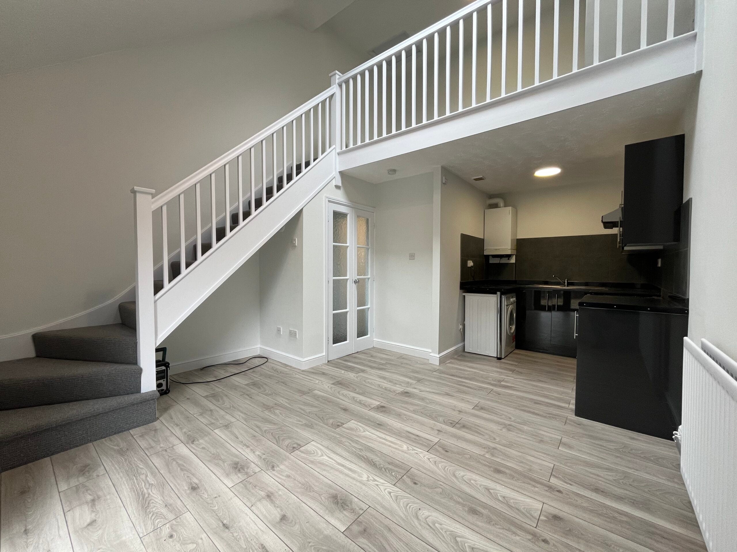 Flat Delapre Court in Eye