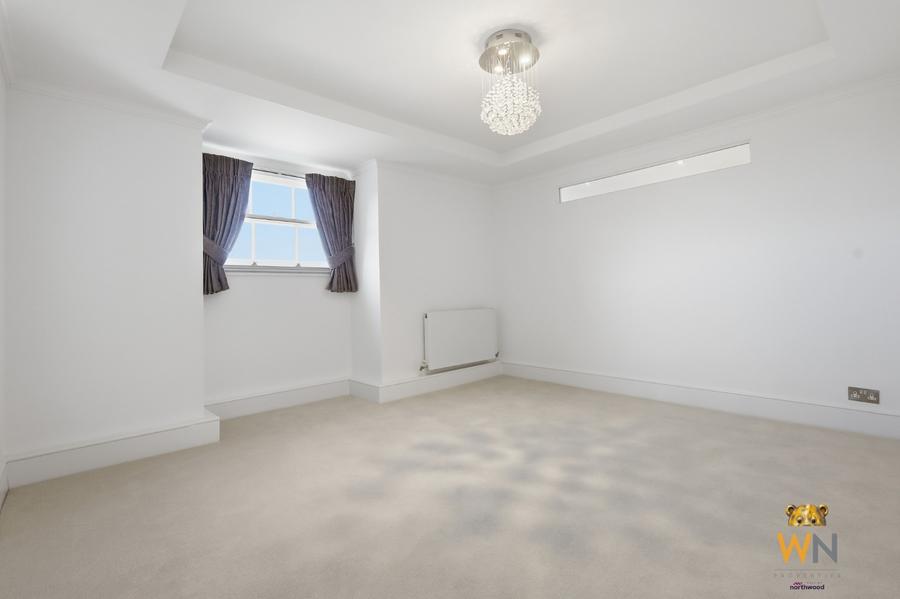 Flat Thorndon Gate in Brentwood