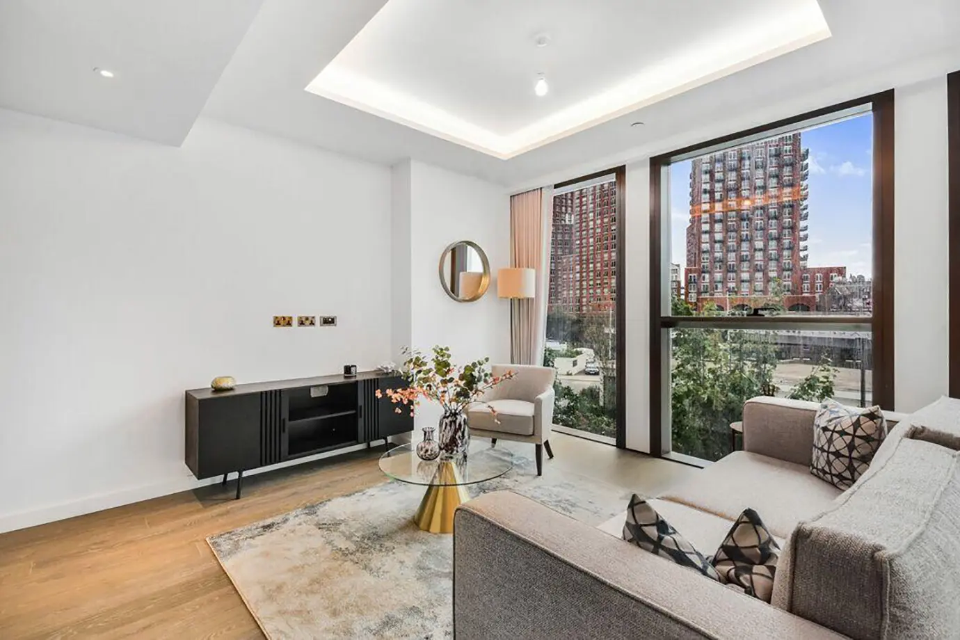 Flat Carnation Way in Greater London
