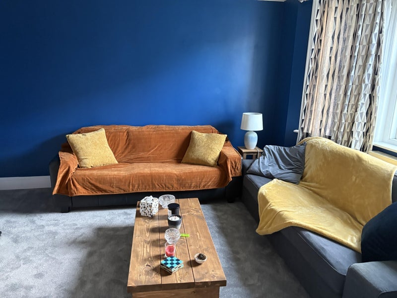 Room Cecil Road in Poole
