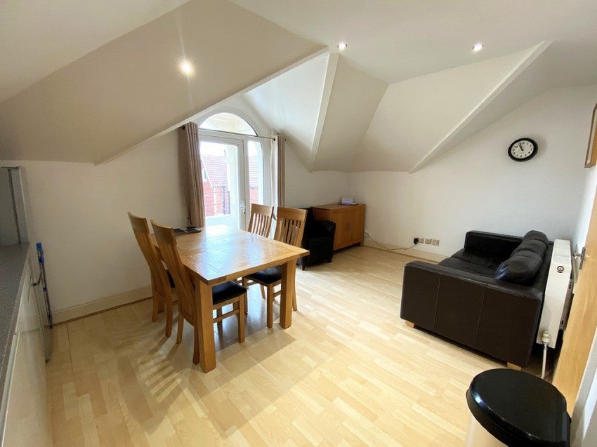 Flat Elm Grove in Portsmouth