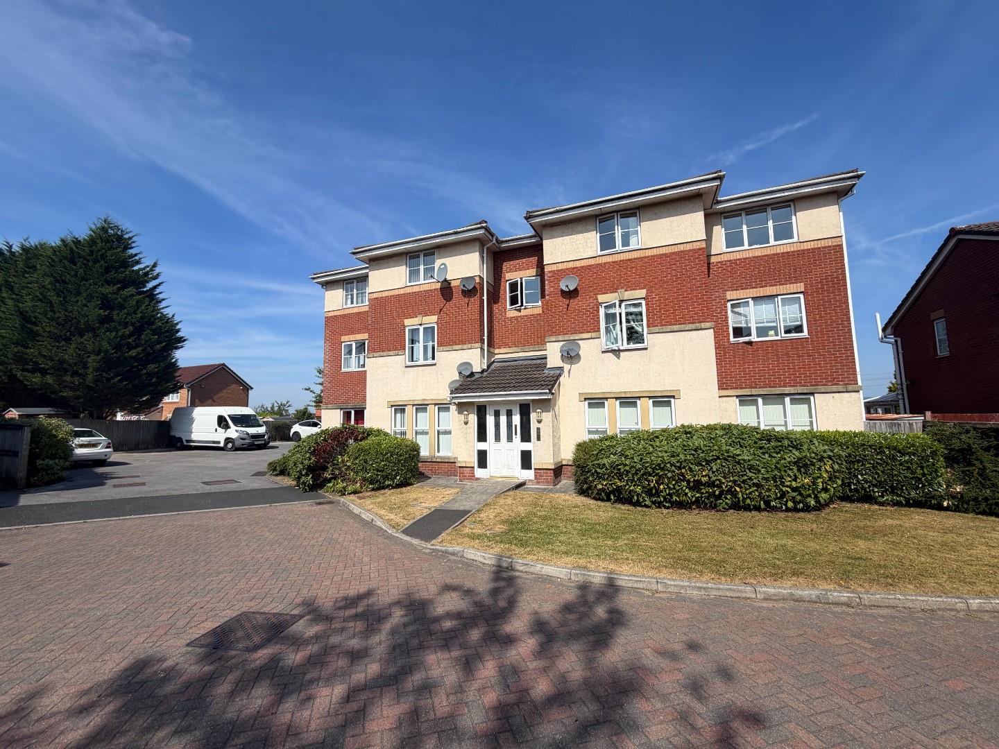 Flat Lawndale Close in Radcliffe