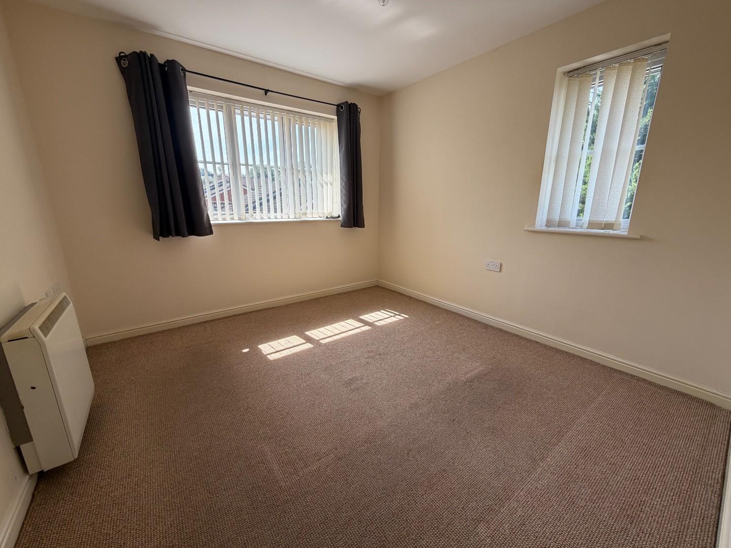 Flat Lawndale Close in Radcliffe