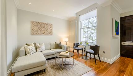 Flat Kensington Gardens Square in City of Westminster