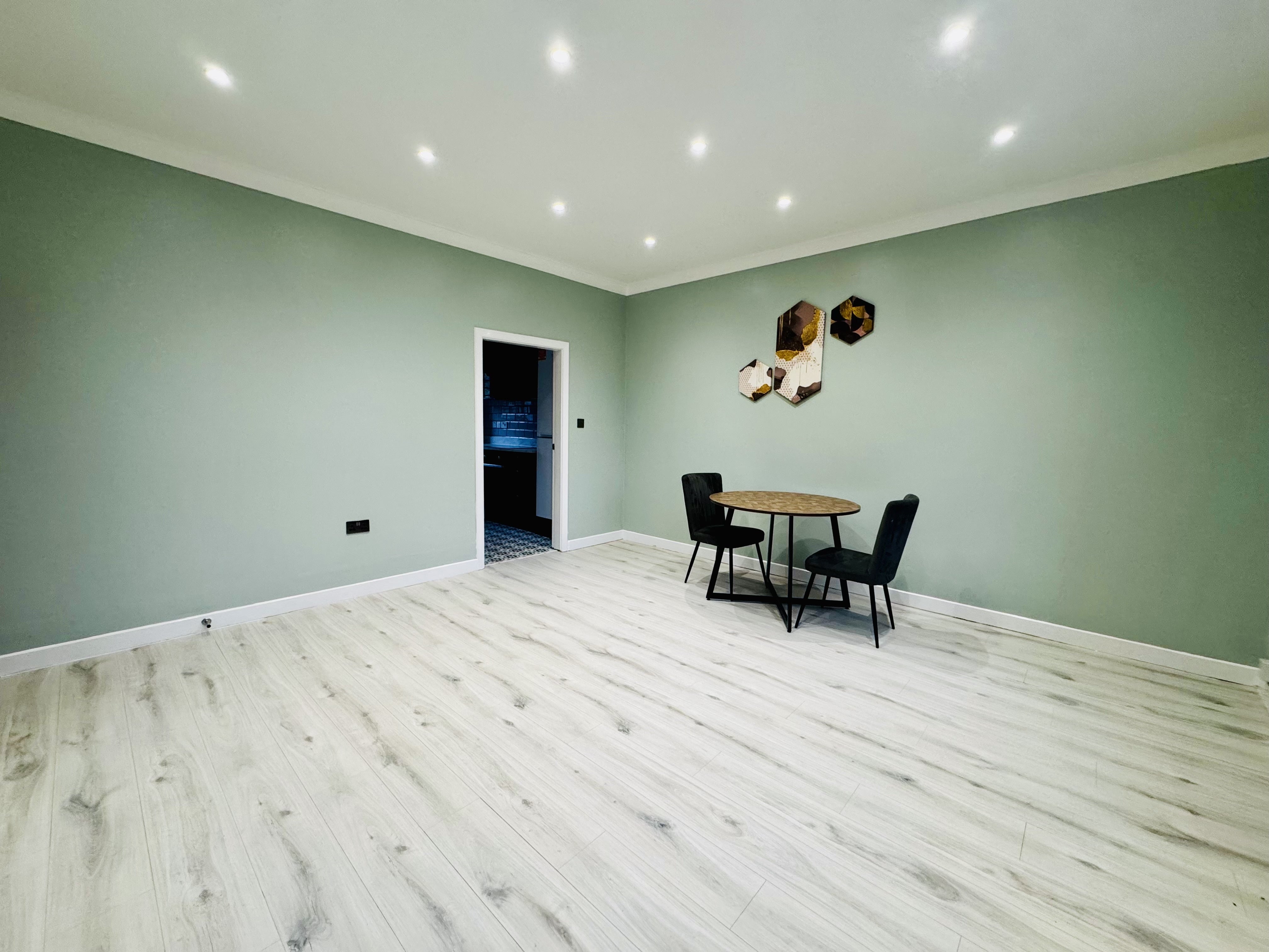 Flat Chequers Lane in Wellingborough