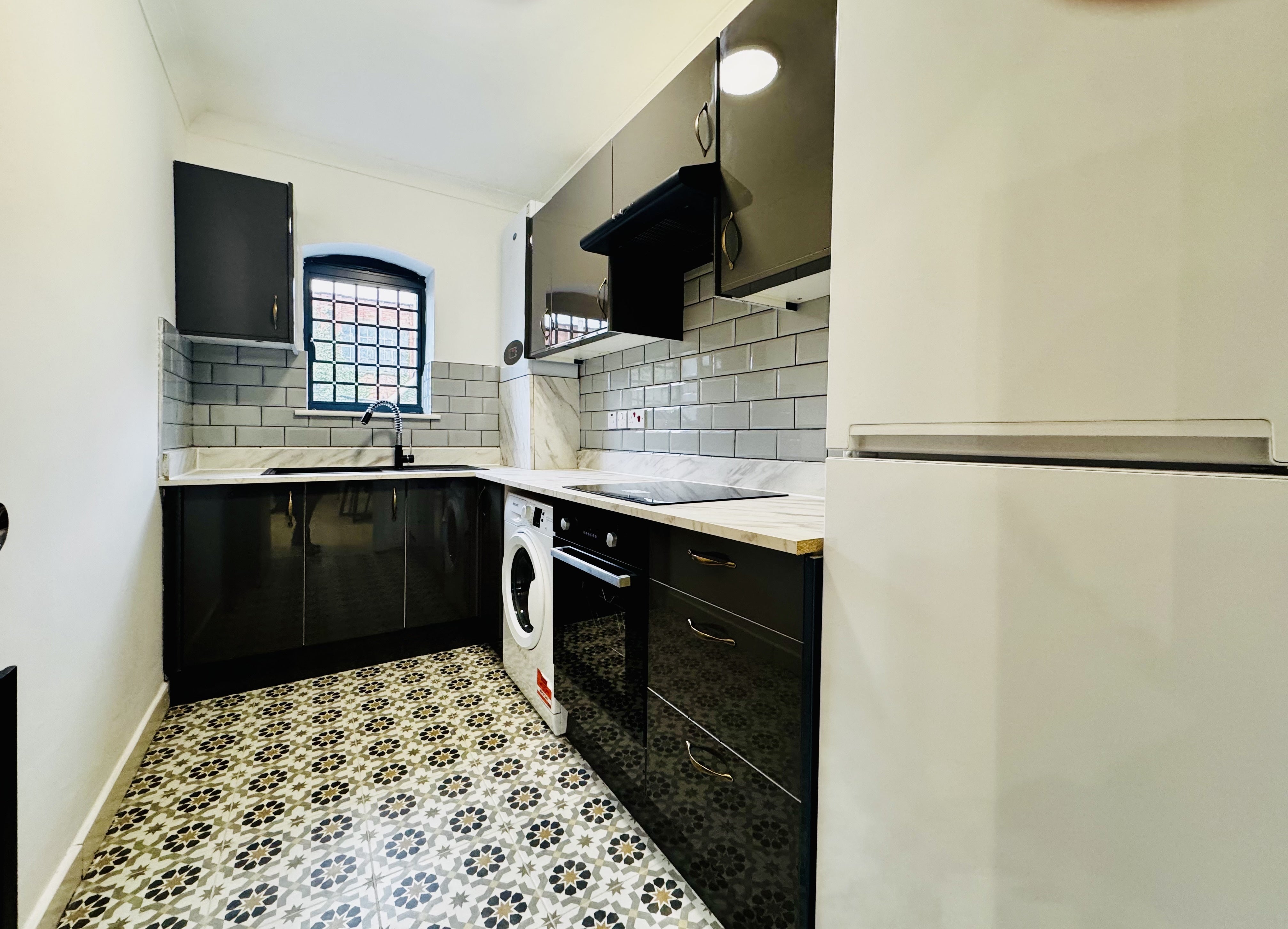 Flat Chequers Lane in Wellingborough