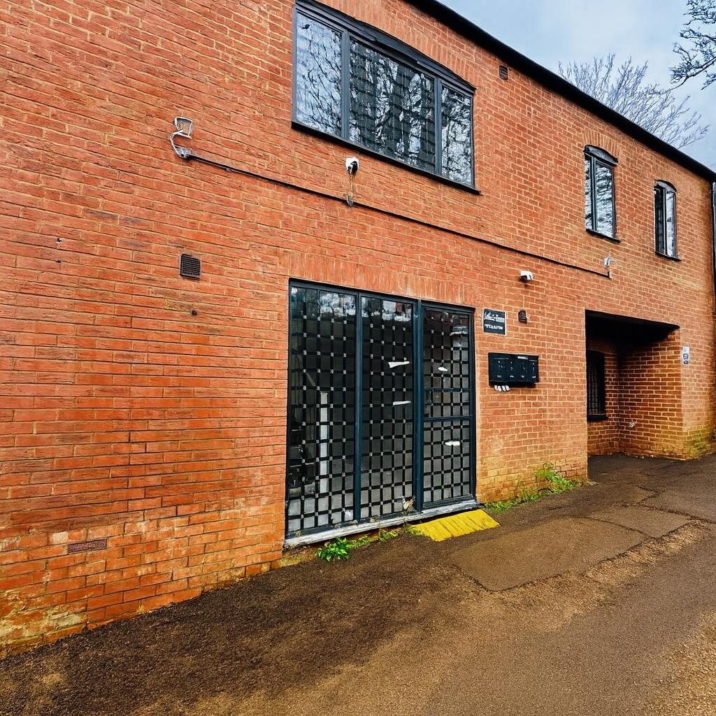 Flat Chequers Lane in Wellingborough