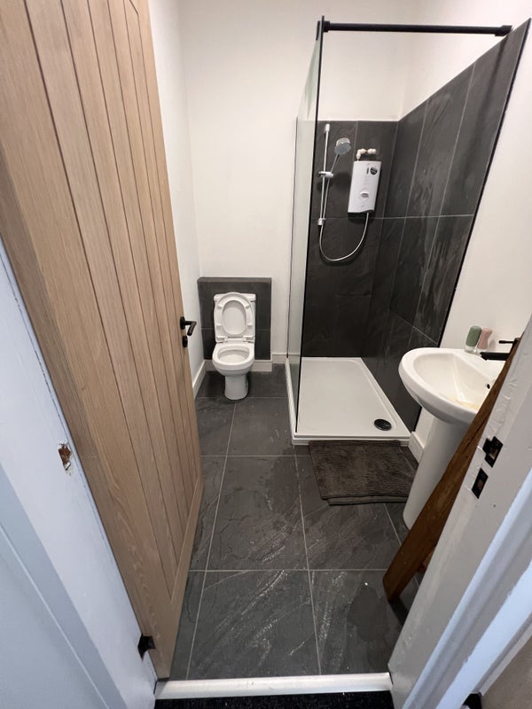 Room Grasmere Street in Liverpool