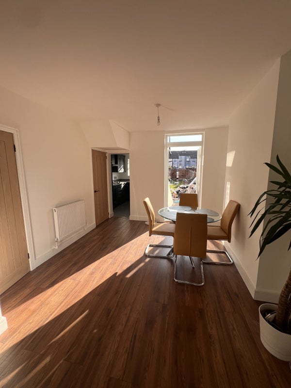 Room Grasmere Street in Liverpool