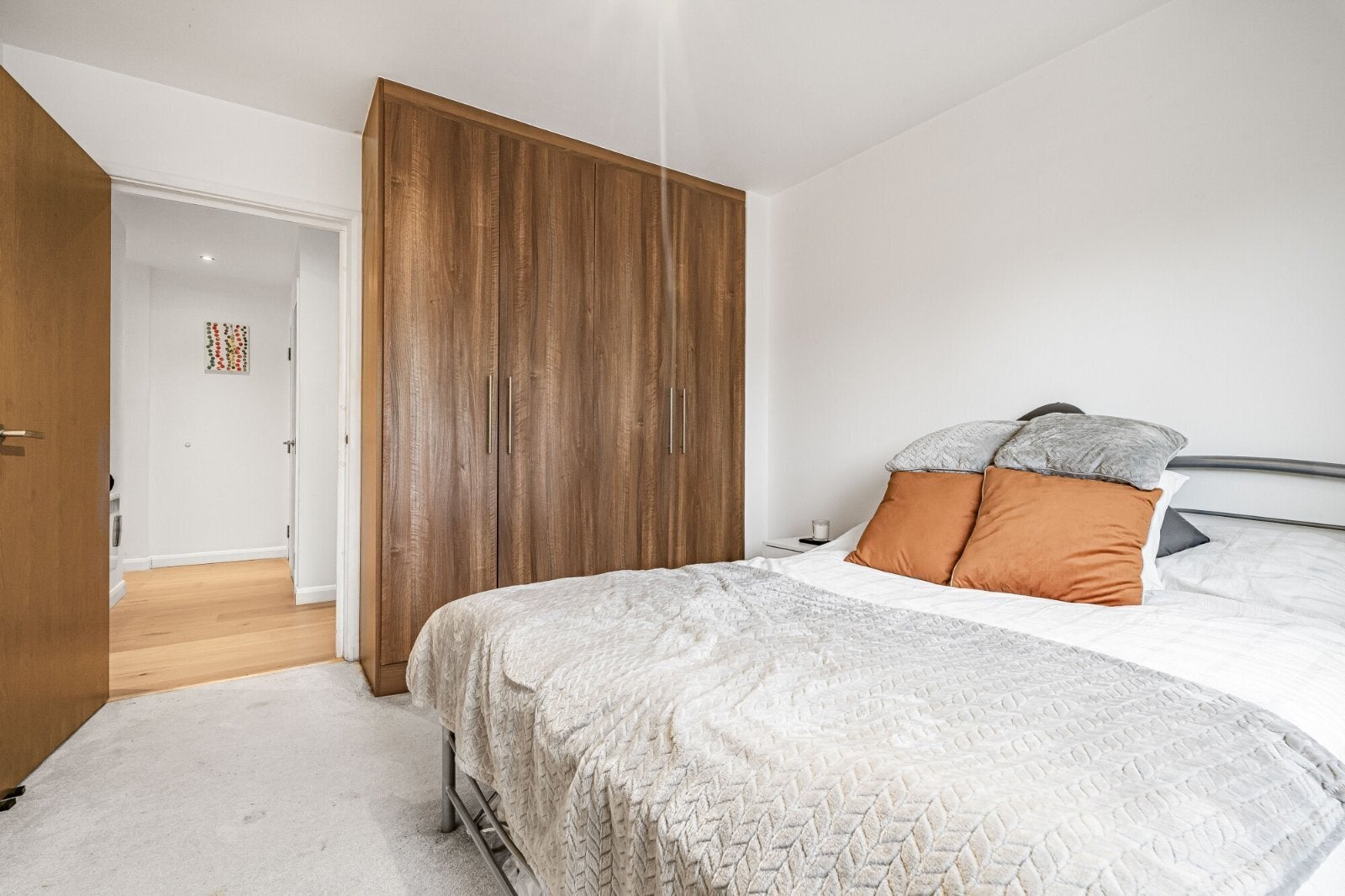 Flat Liverpool Road in Greater London