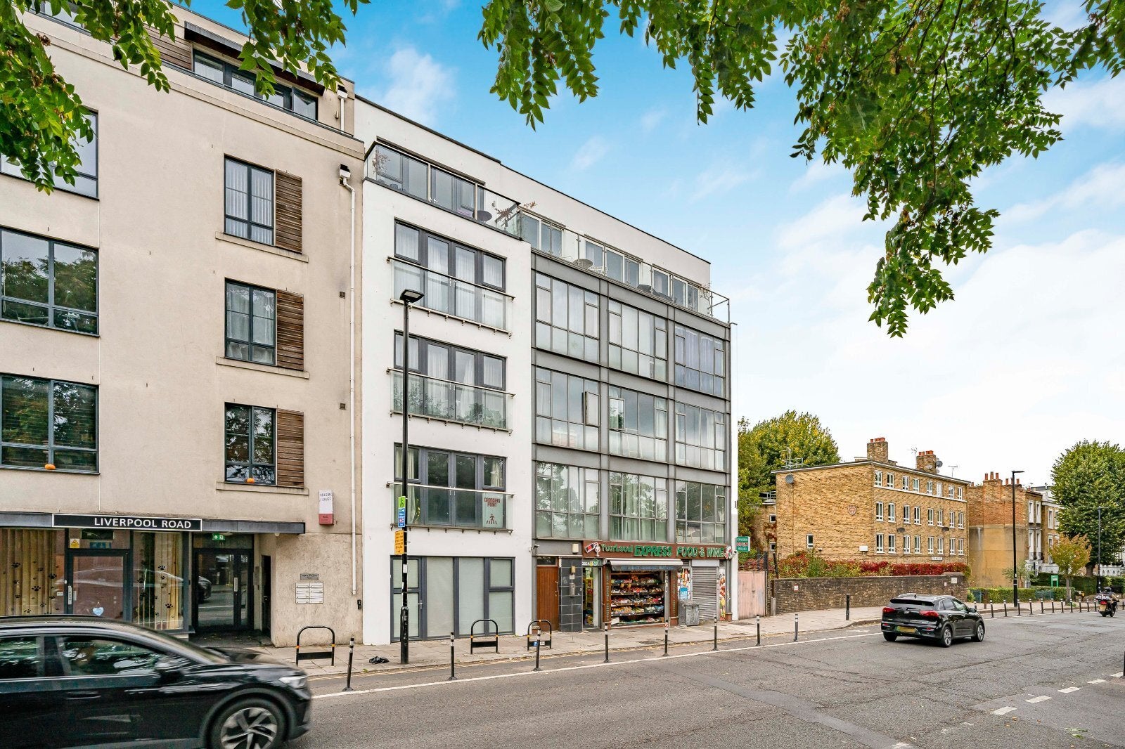 Flat Liverpool Road in Greater London