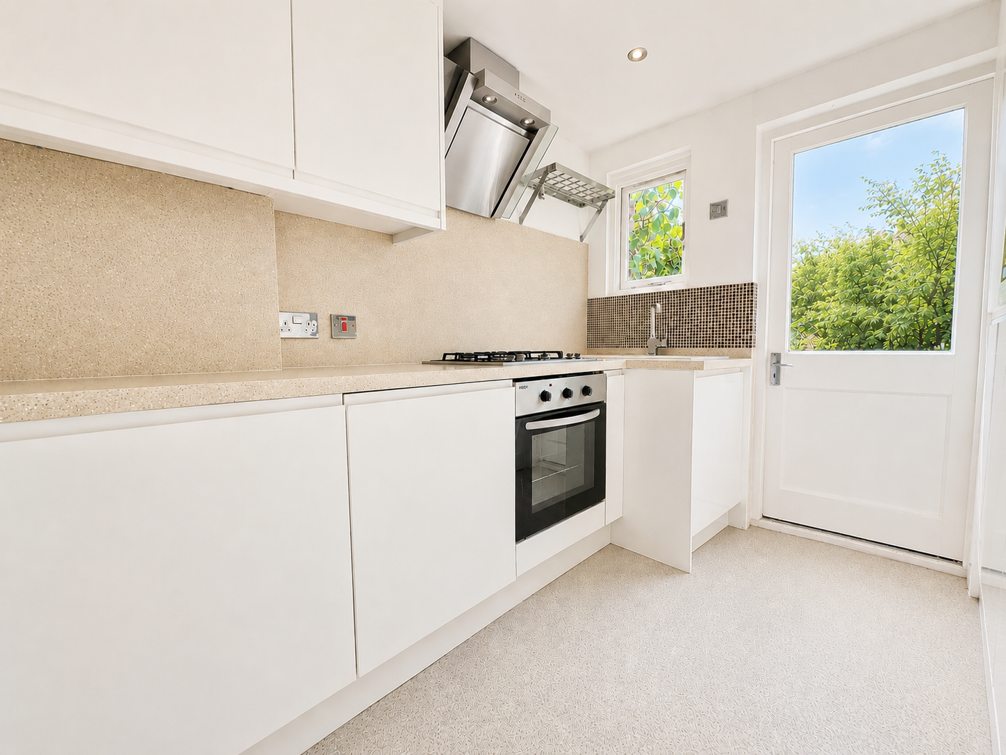Flat Thorne Road in Greater London