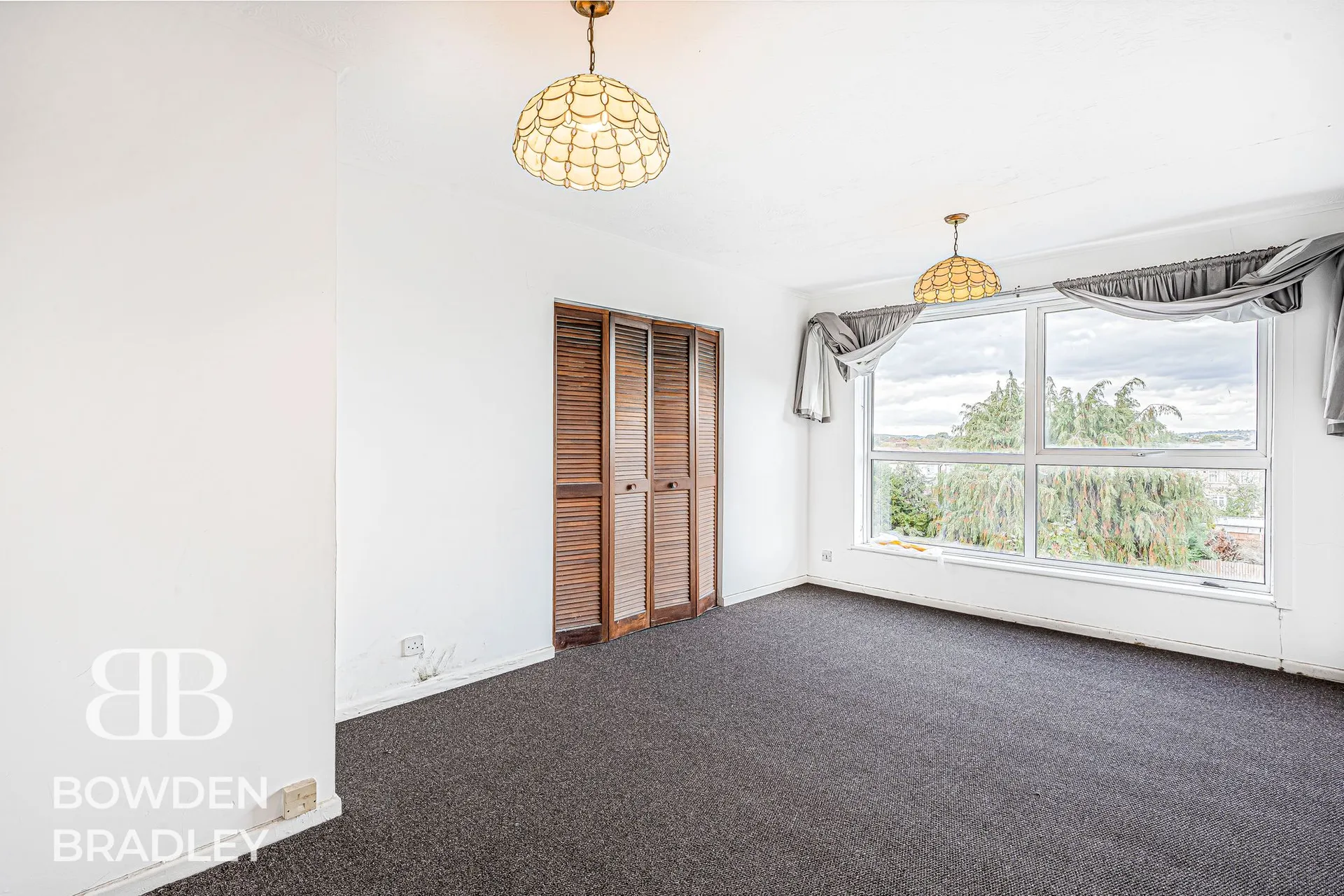 Flat London Road in Greater London