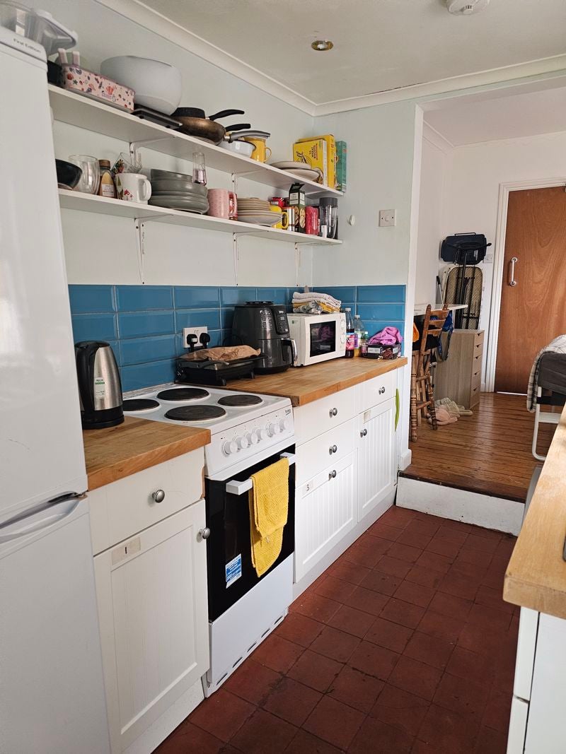 Room Nelson Road in Worcester