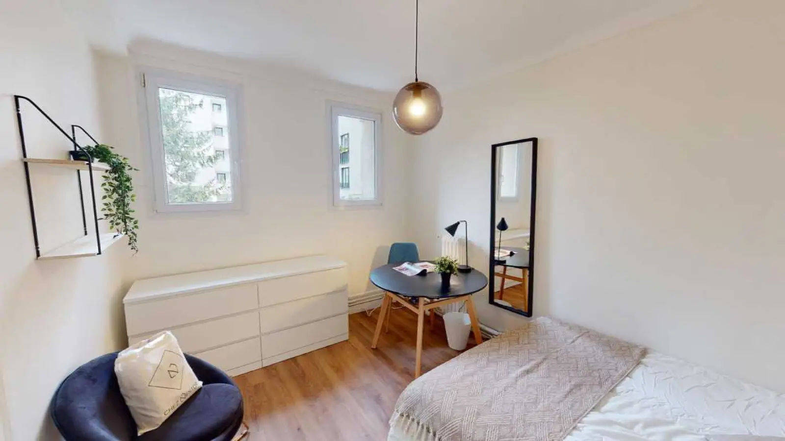 Flat Rue de Saussure in Paris
