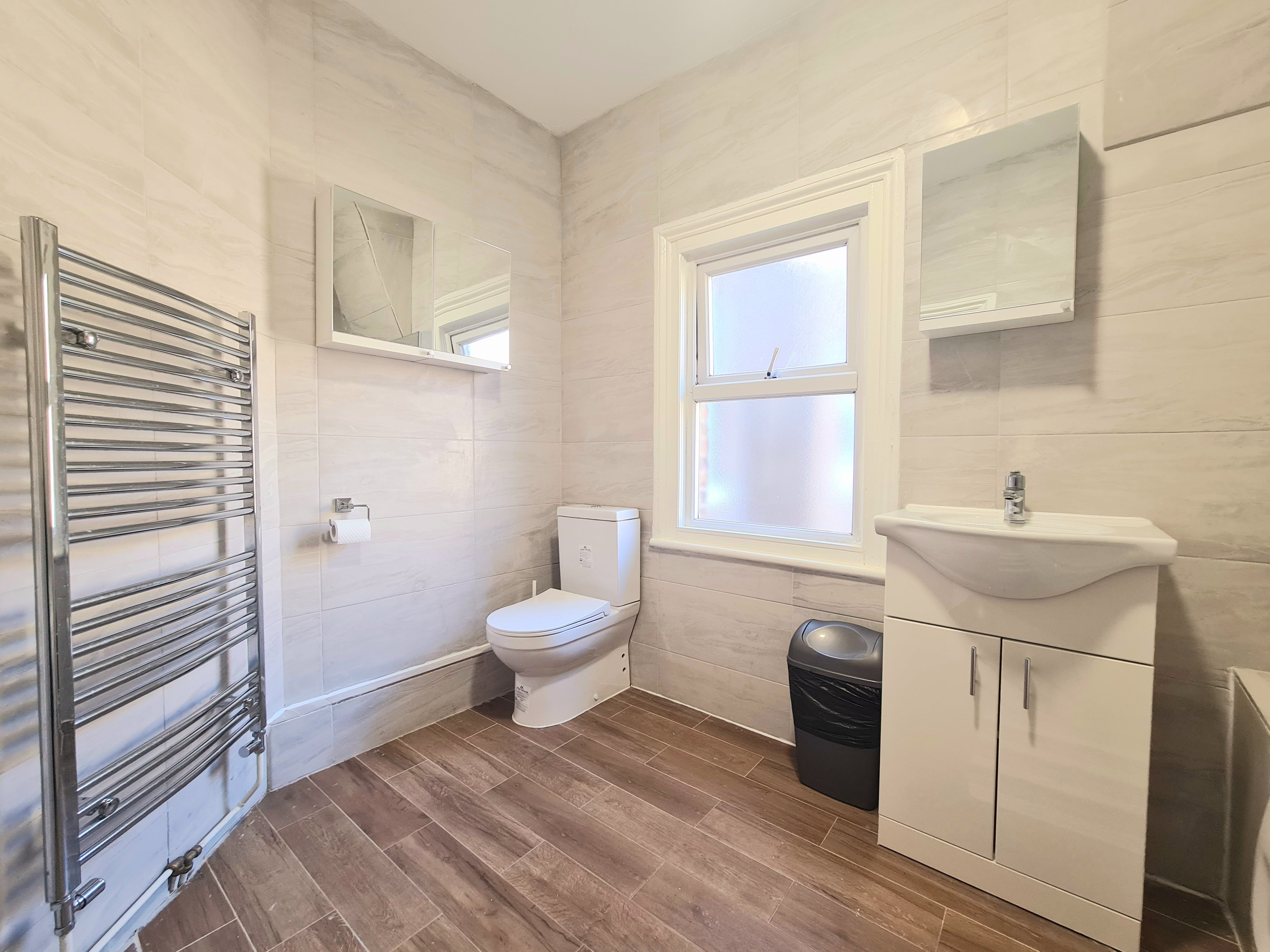 Room Laleham Road in Greater London