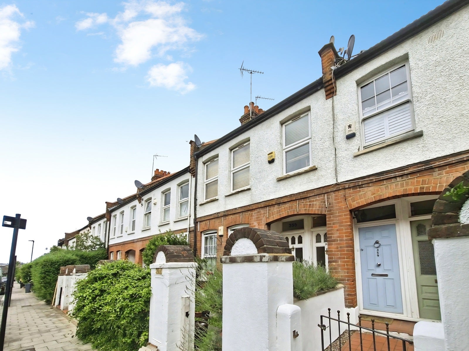 Flat Lyham Road in Greater London