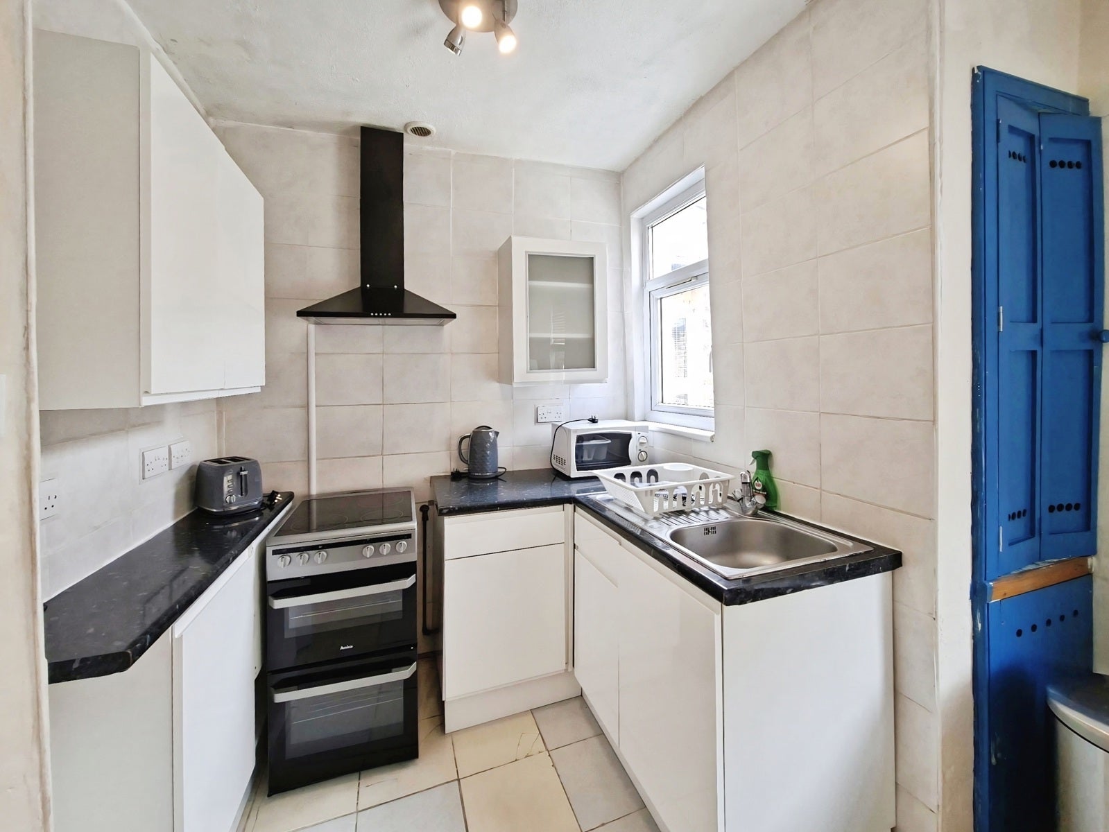 Flat Lyham Road in Greater London