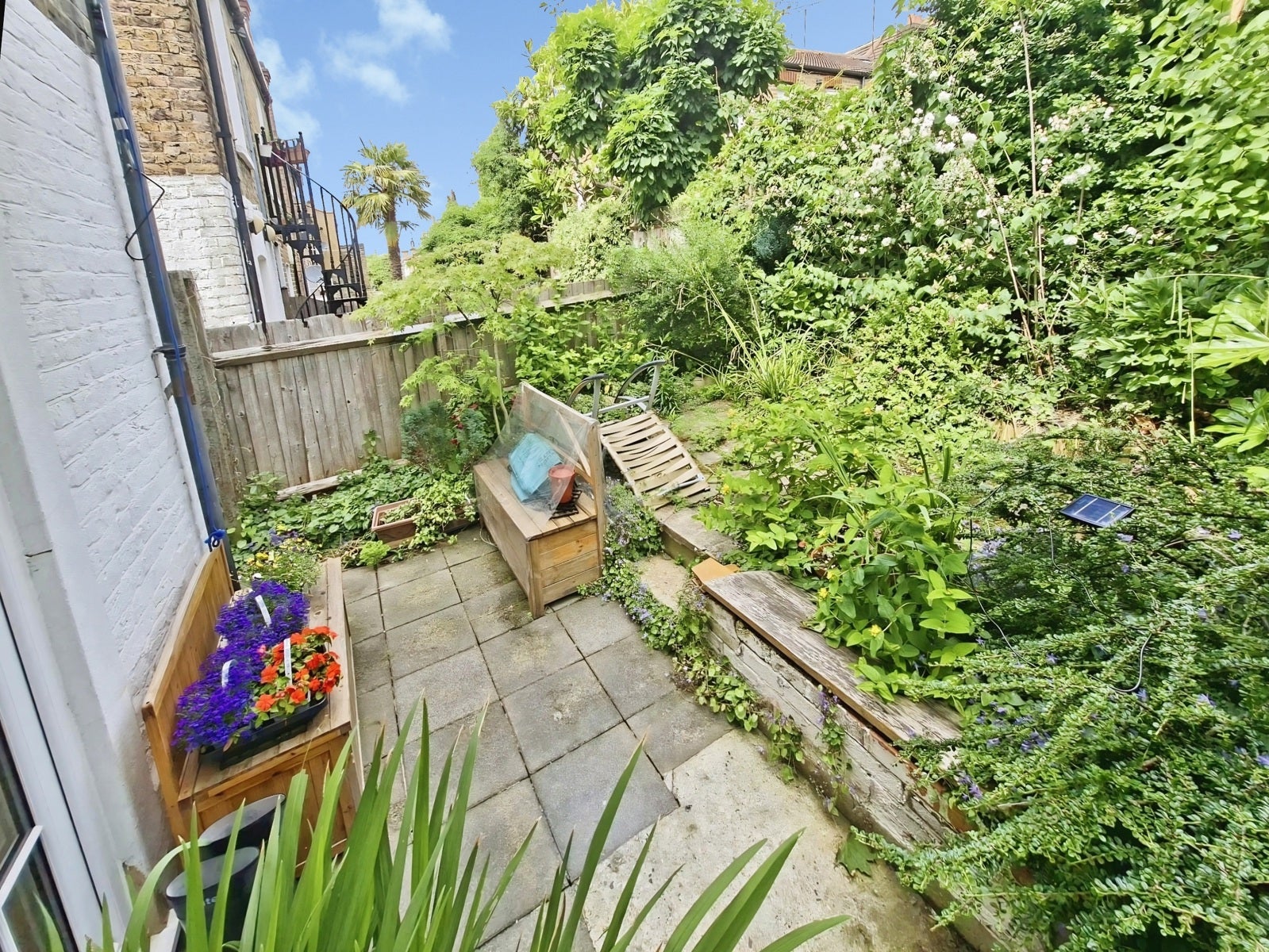 Flat Lyham Road in Greater London