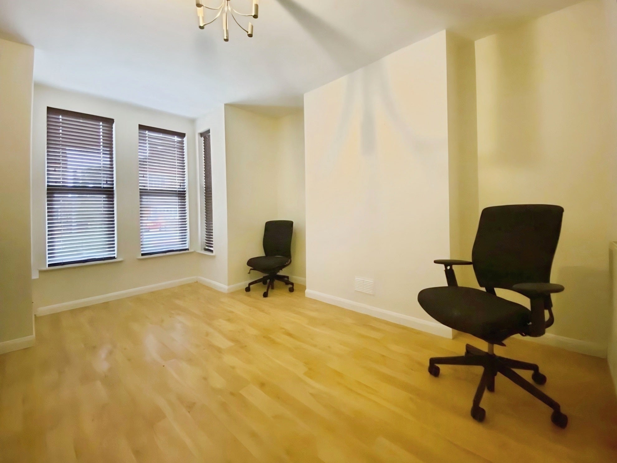 Flat Oundle Road in Peterborough