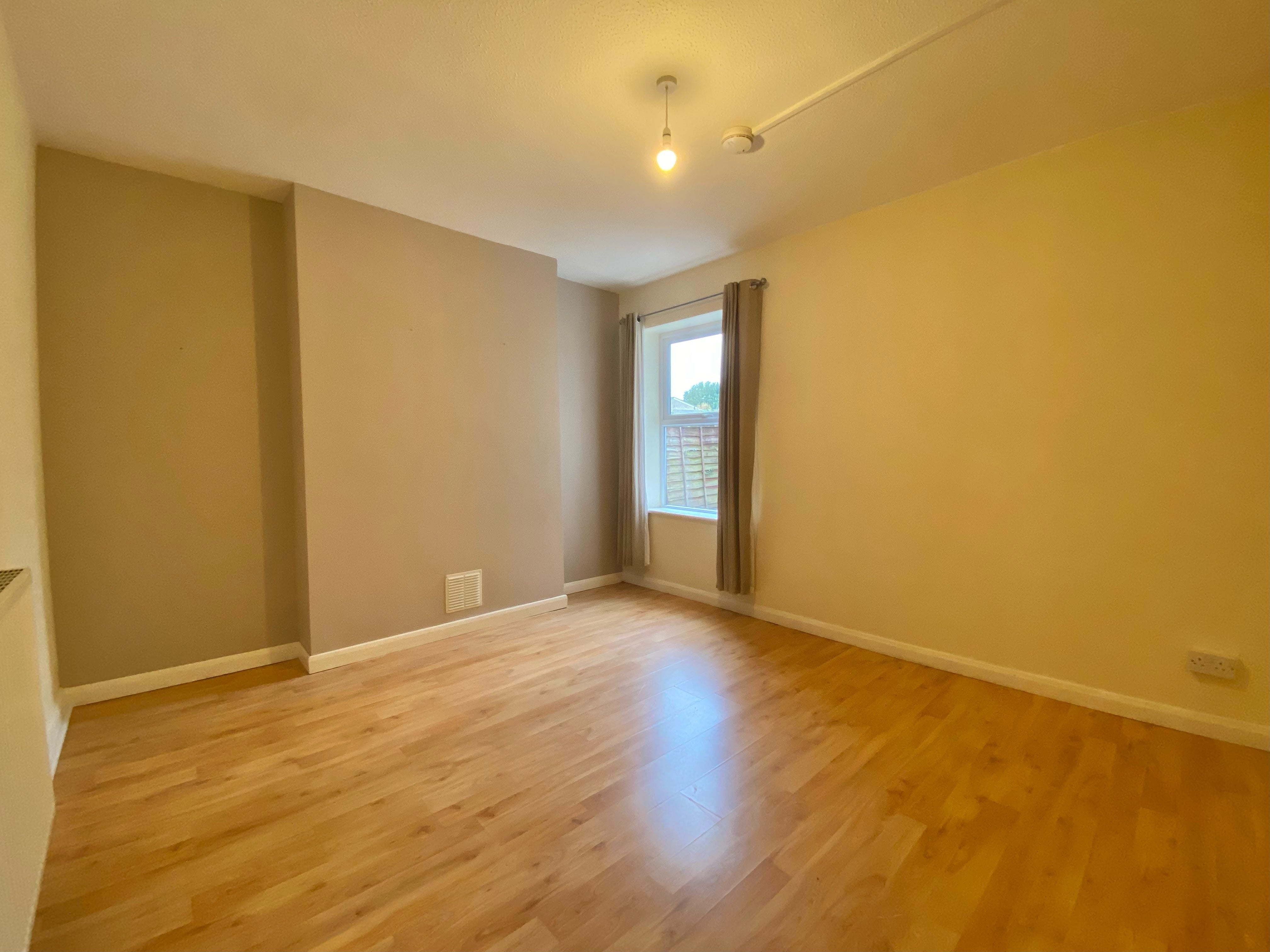 Flat Oundle Road in Peterborough