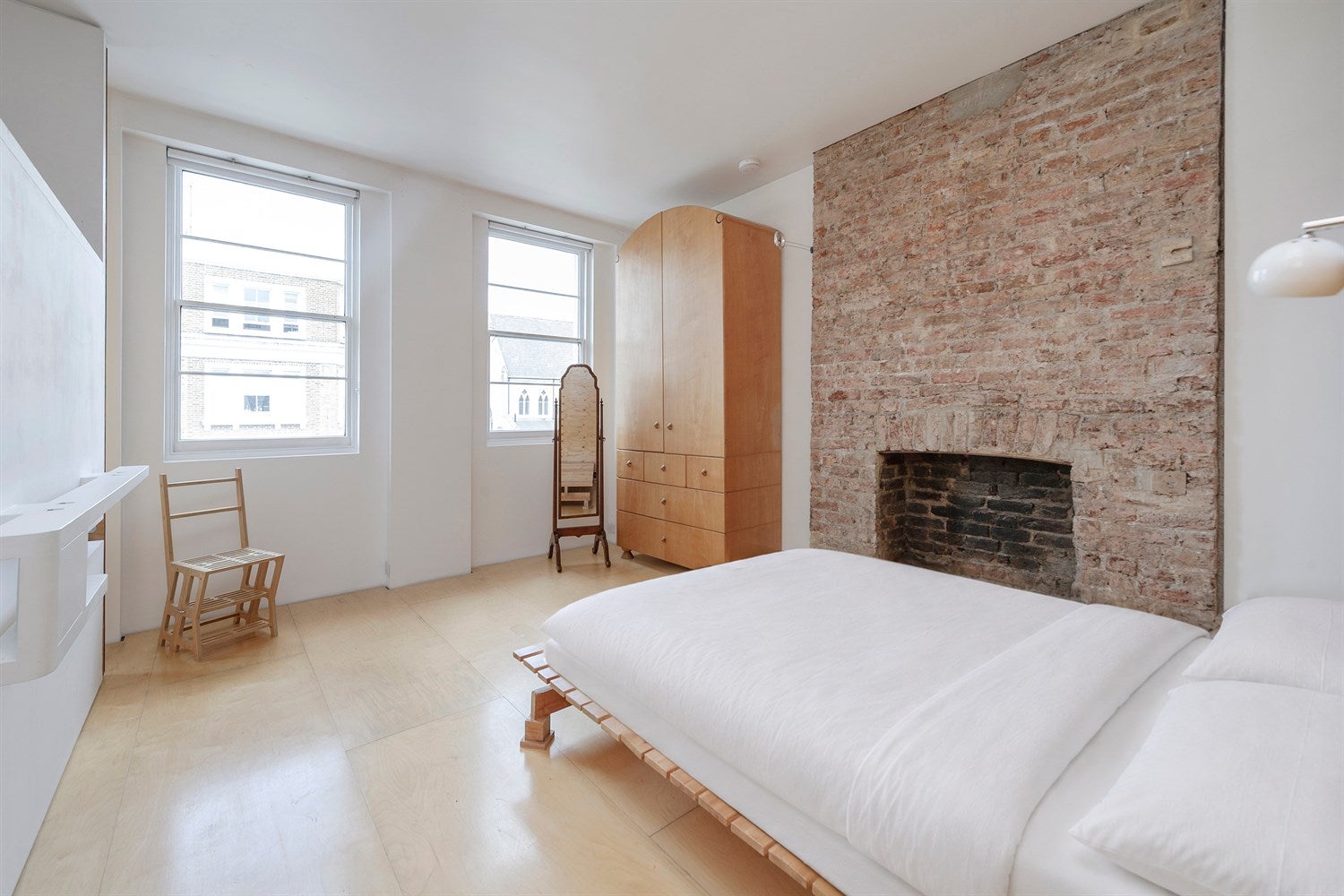Flat Elgin Crescent in Greater London