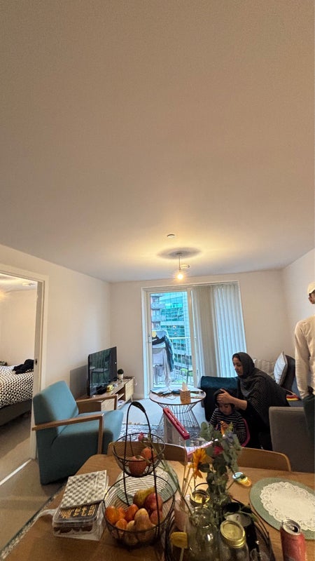 Room Ingram Row in Leeds