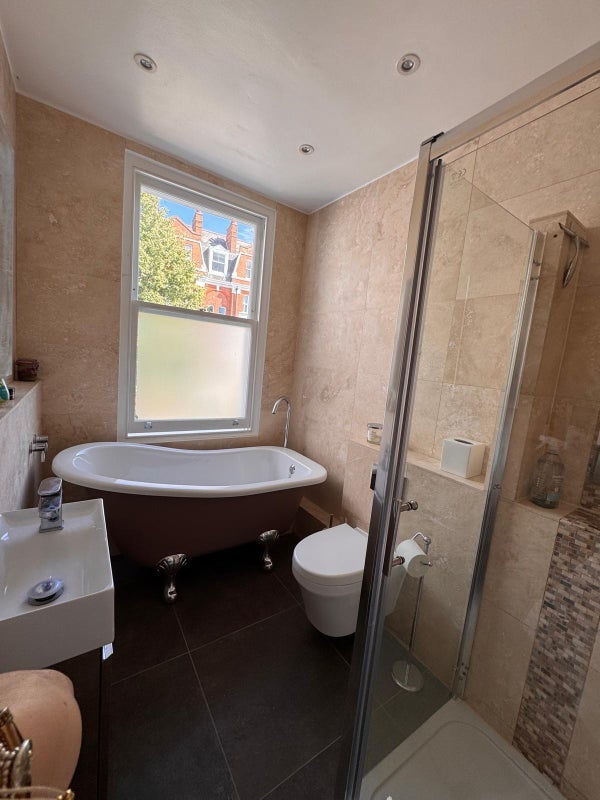 Room Castelnau in Greater London