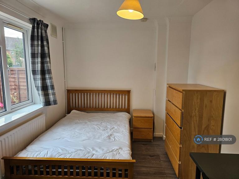 Room Thurmond Road in Winchester