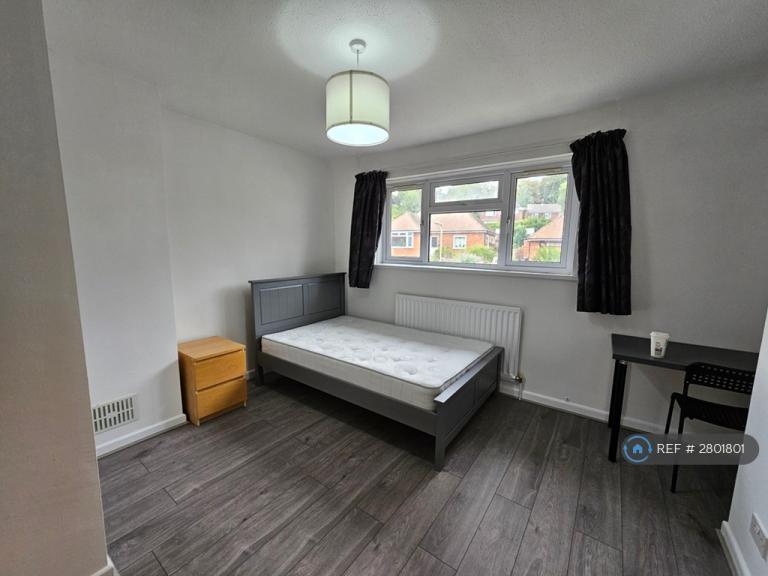 Room Thurmond Road in Winchester