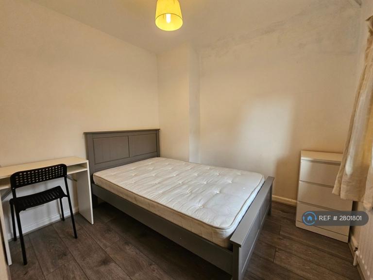Room Thurmond Road in Winchester