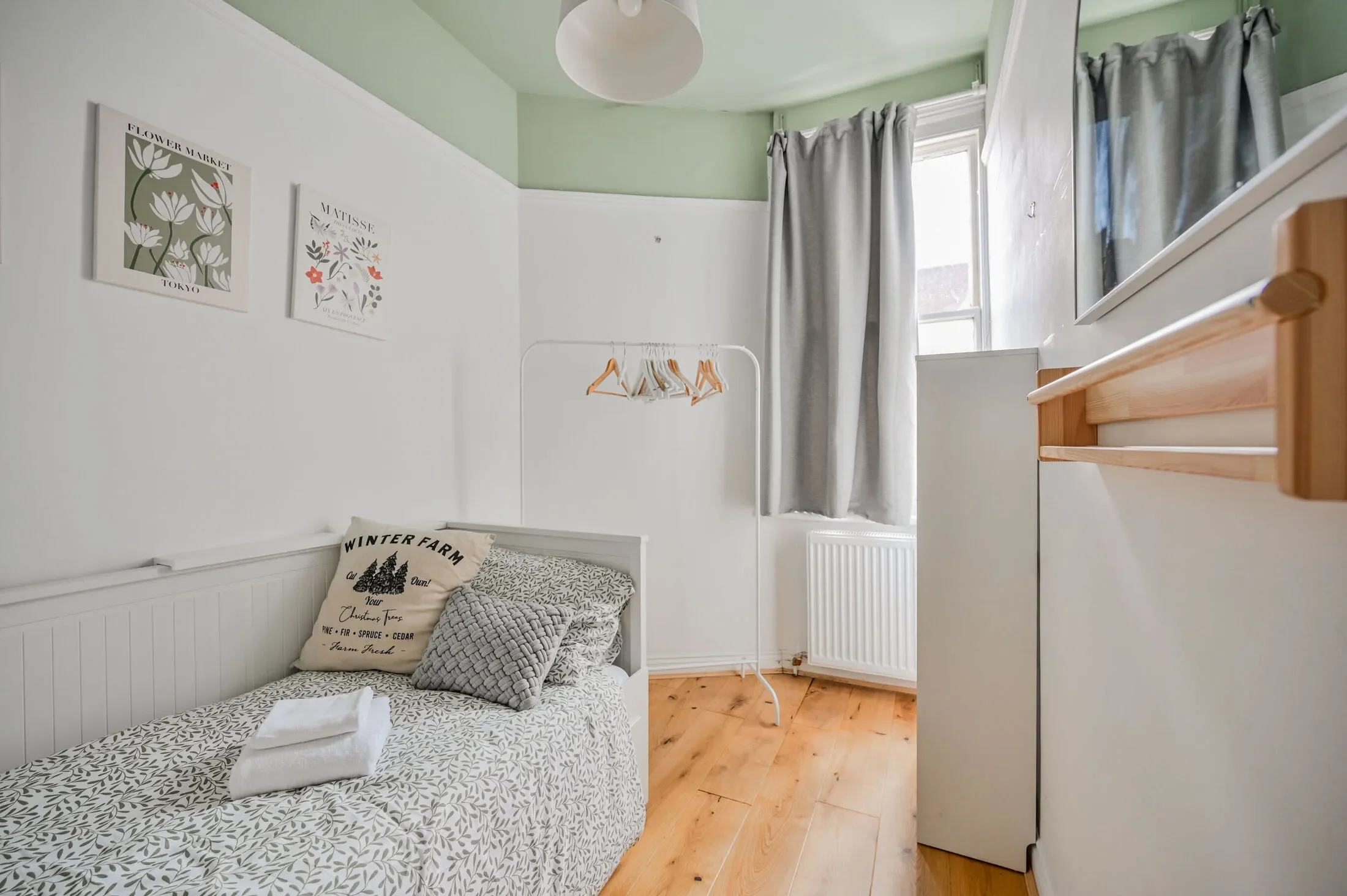Flat Birkbeck Road in Greater London