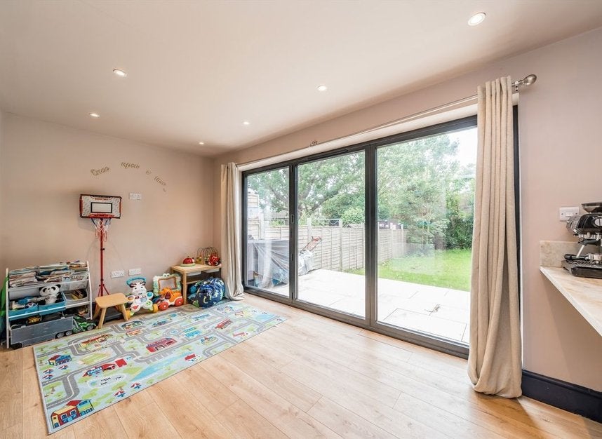 House Elmshurst Crescent in Greater London