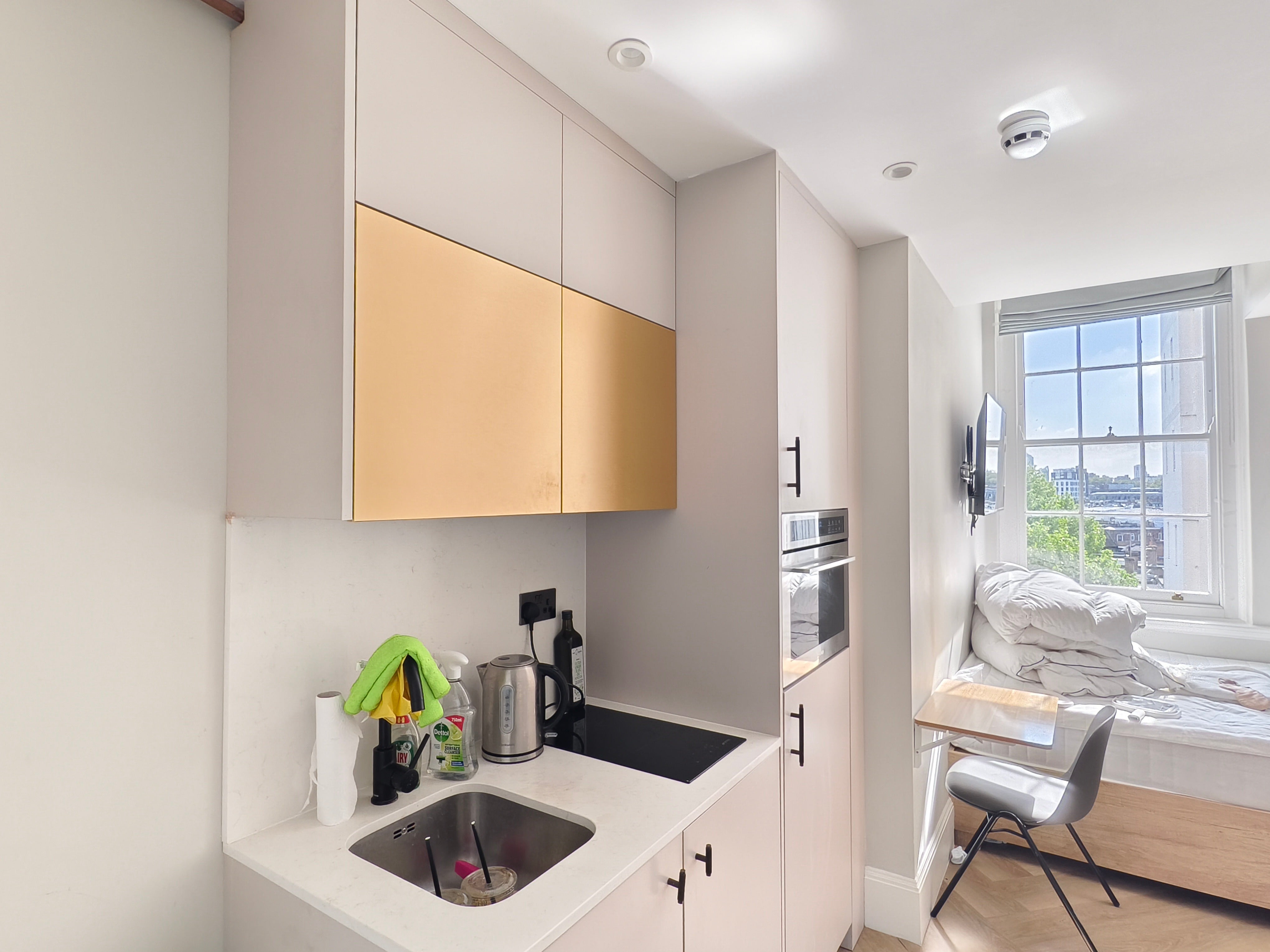 Flat Sloane Avenue in Greater London