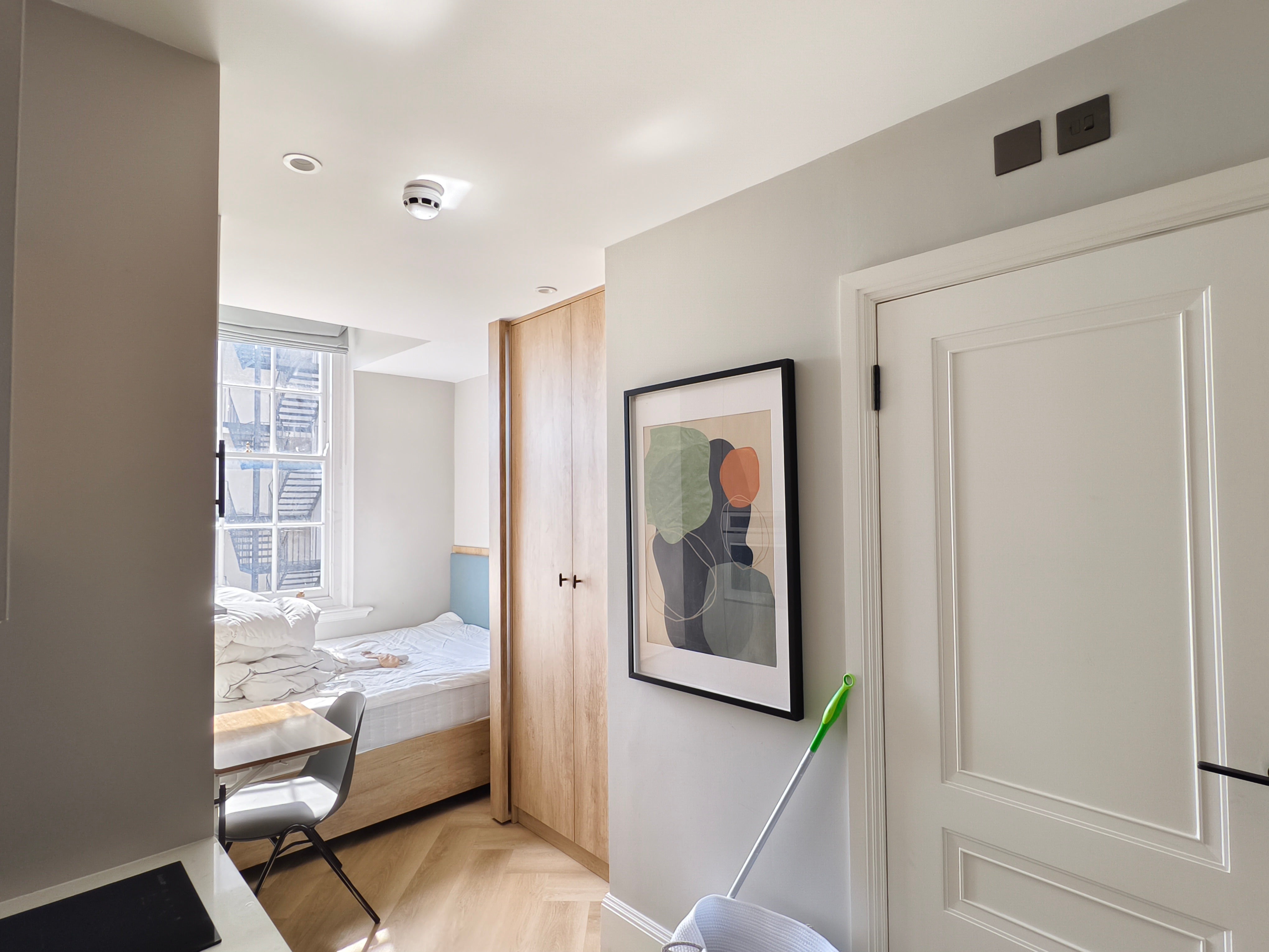 Flat Sloane Avenue in Greater London