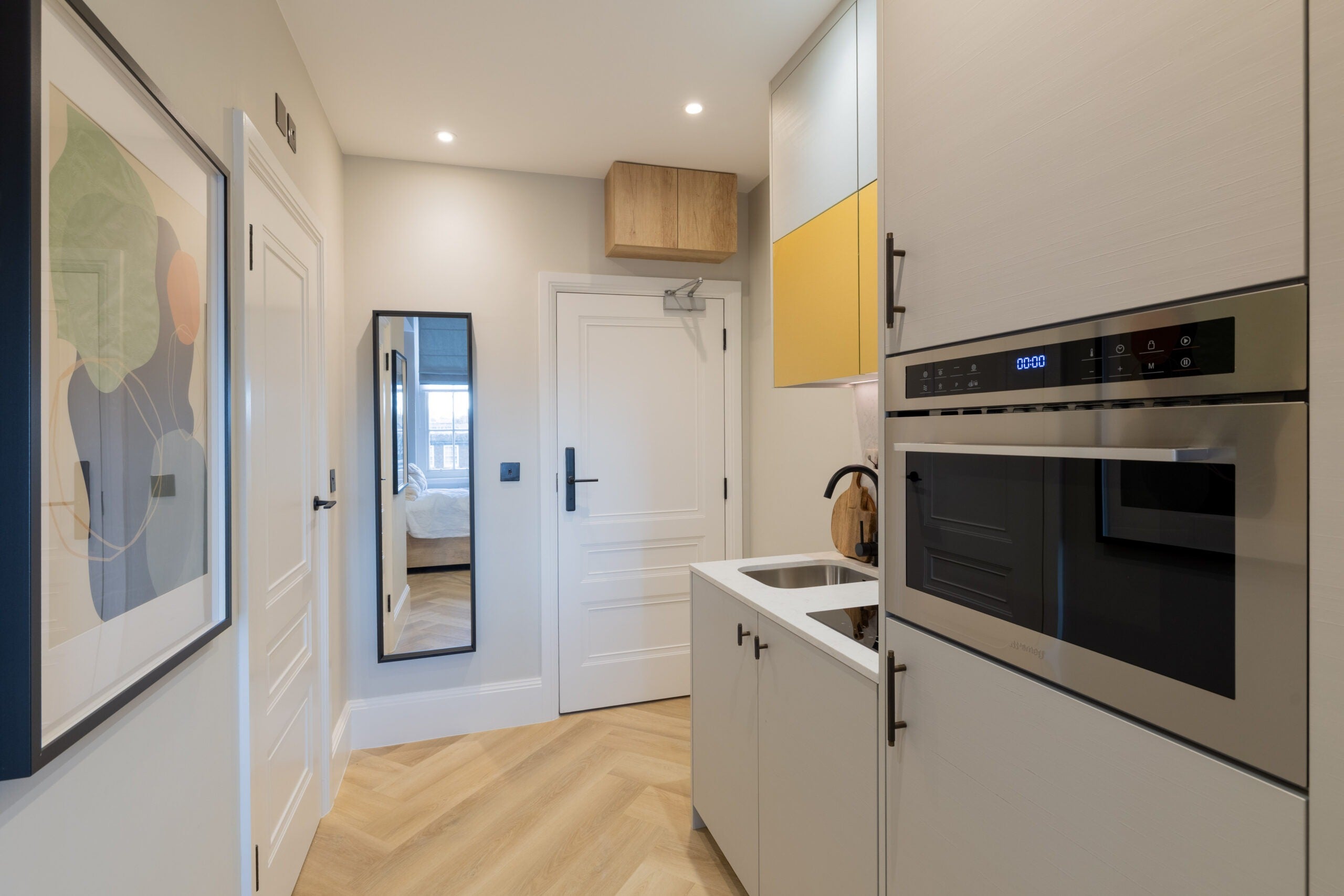 Flat Sloane Avenue in Greater London