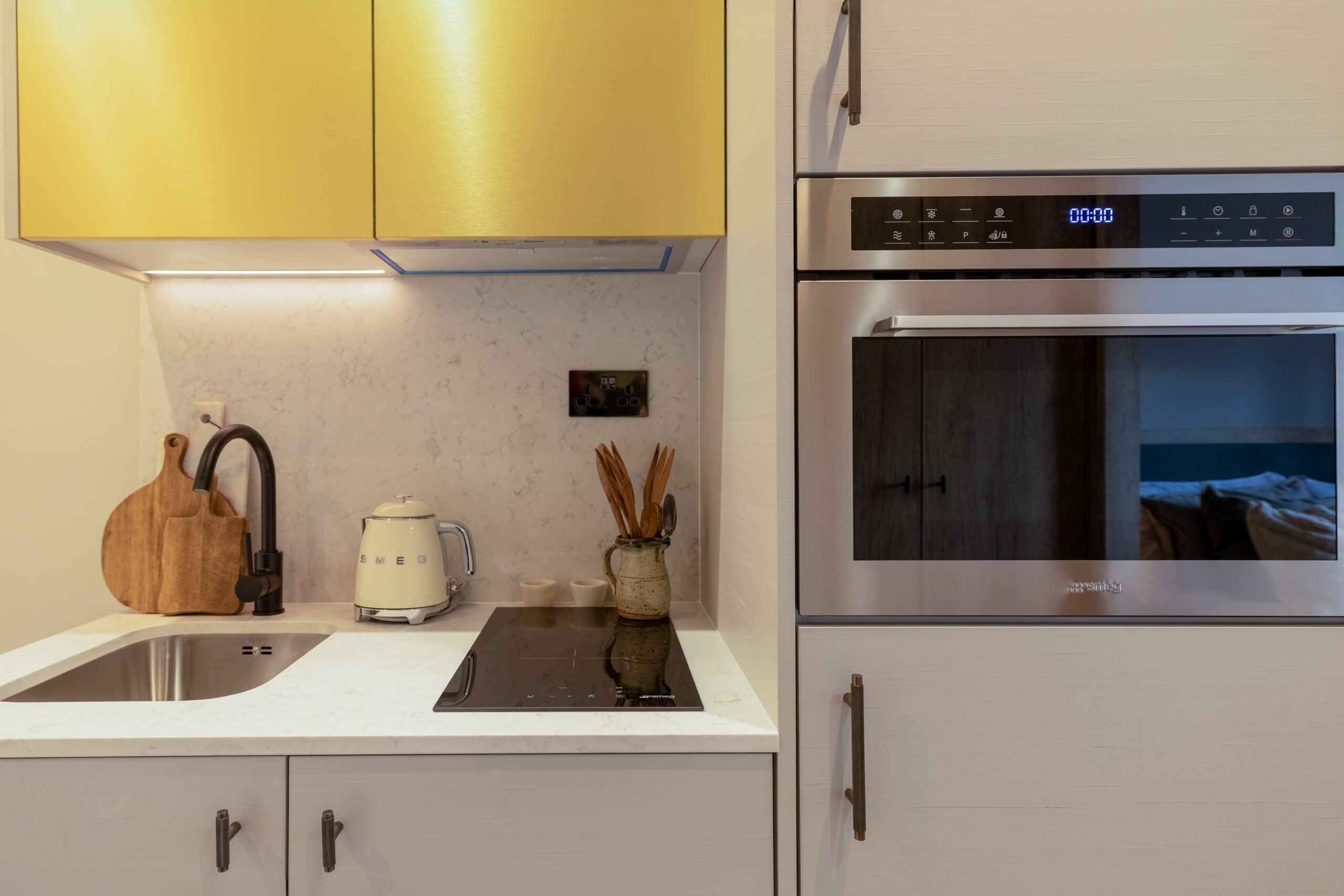 Flat Sloane Avenue in Greater London