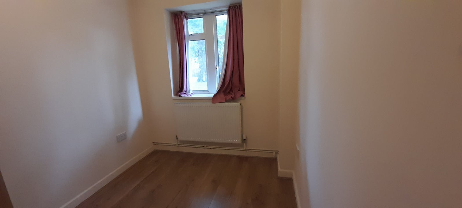 Flat Burdett Road in Greater London
