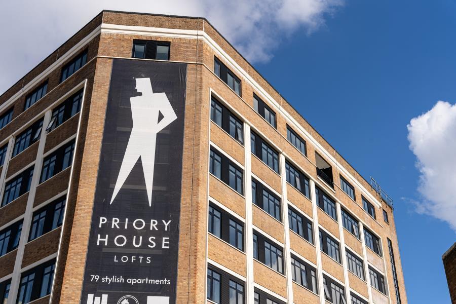 Flat Gooch Street North in Birmingham