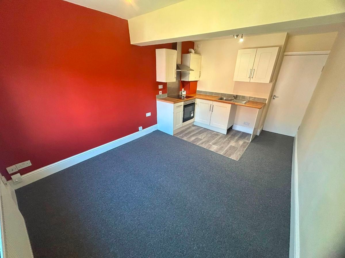 Flat Hainton Avenue in Grimsby