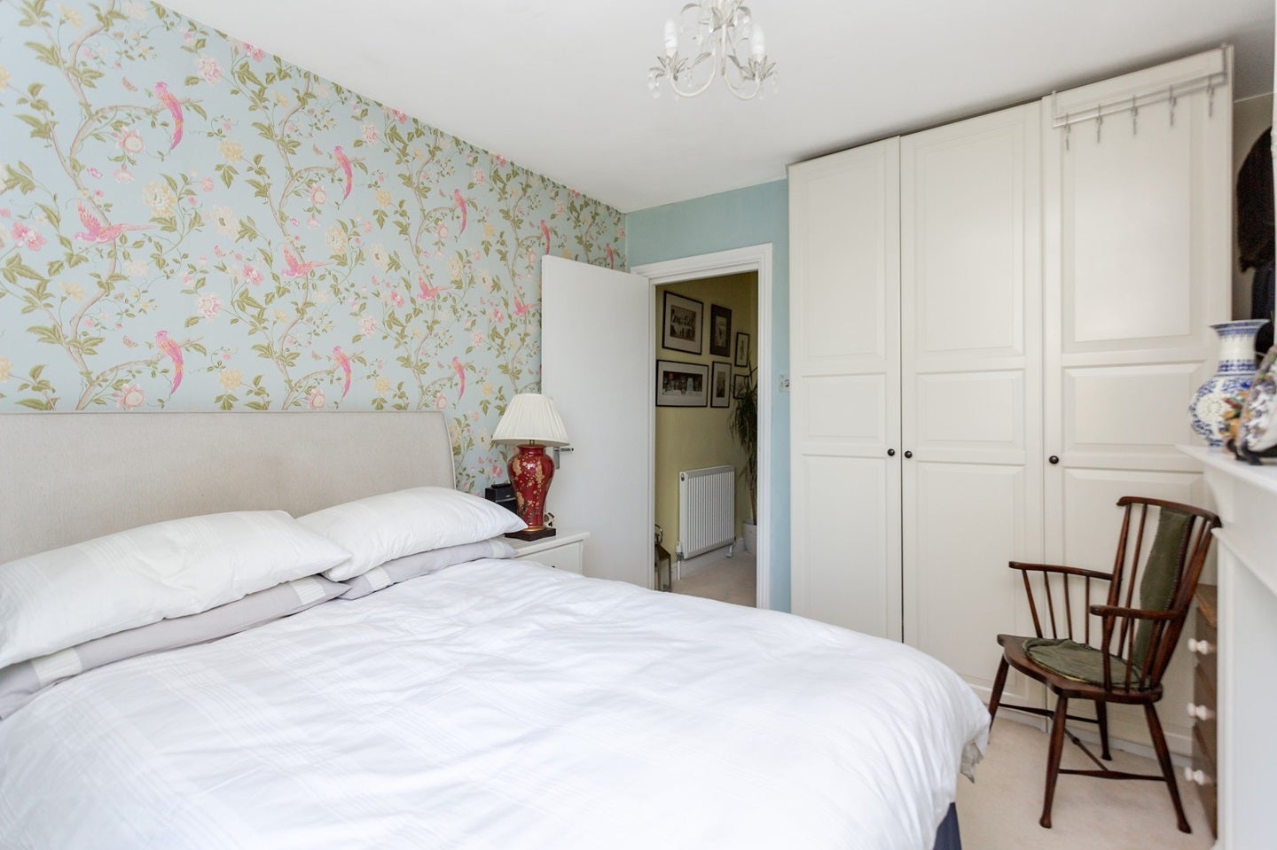 Flat Freegrove Road in Greater London