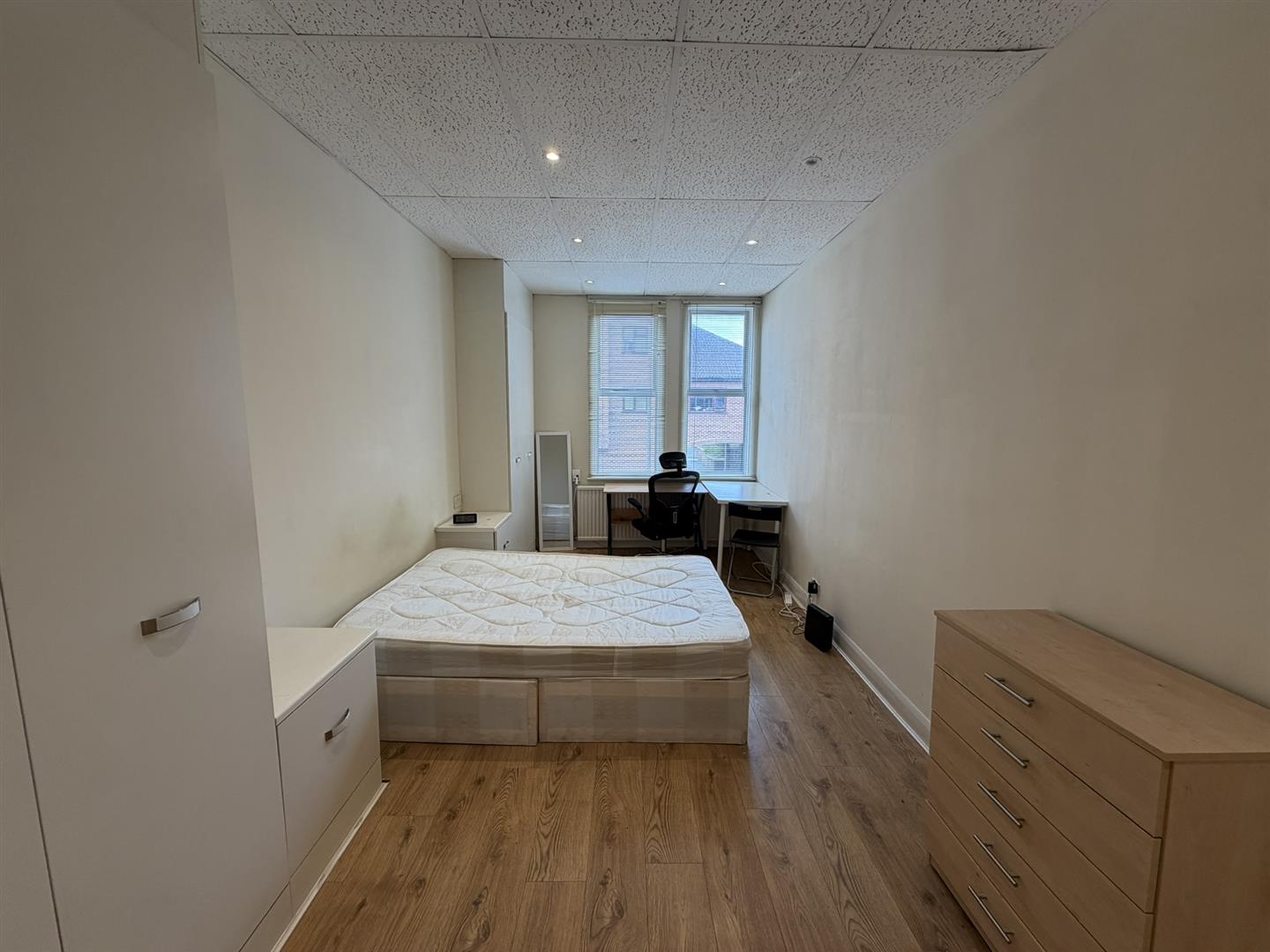 Flat Studio Mews in Greater London
