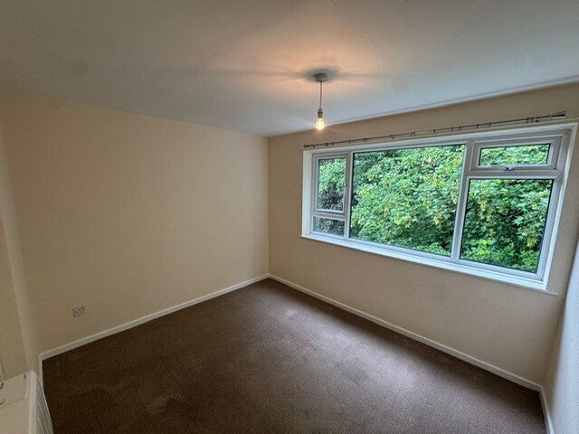 Flat Woburn Crescent in Sandwell