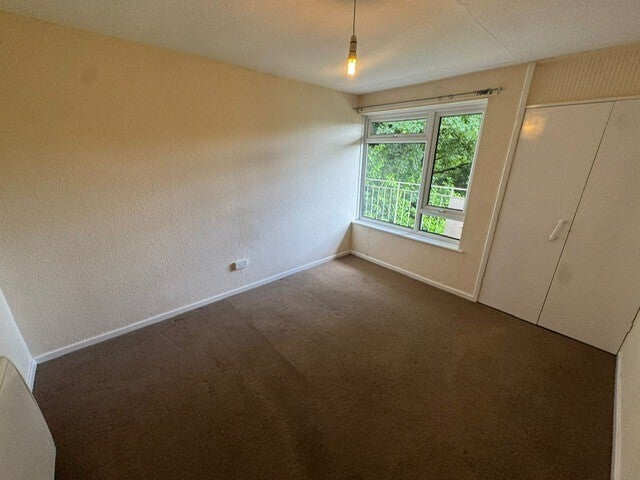Flat Woburn Crescent in Sandwell