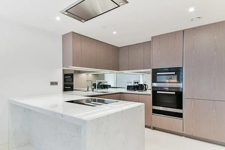 Flat Dark House Walk in City of London