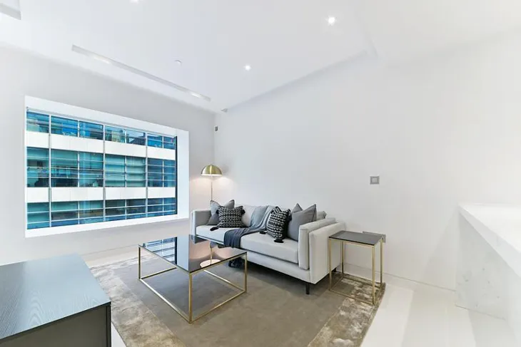 Flat Dark House Walk in City of London