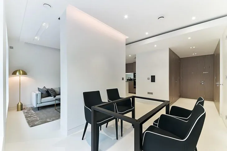 Flat Dark House Walk in City of London
