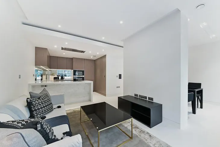 Flat Dark House Walk in City of London